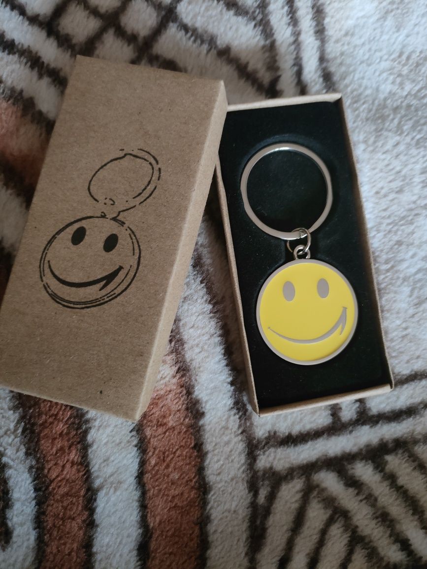 Elegancki brelok do kluczy emoji uśmiech, Bielsko-Biała - Nowy