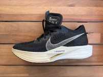 Tenis corrida NIKE ZoomX Vaporfly - como novos