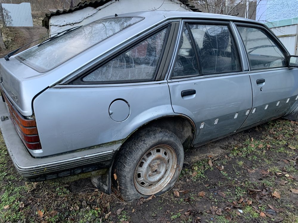 Продам Opel Ascona - Опель Аскона 1.6 бензин хетчбек