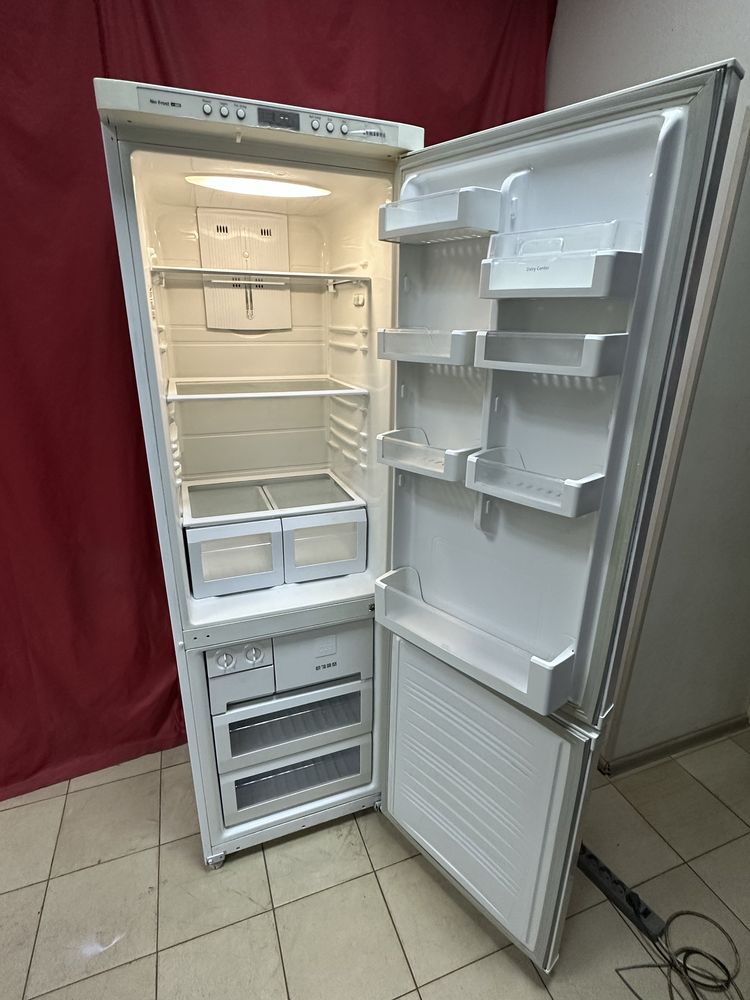 Хололильник Samsung RL 38 BNCP