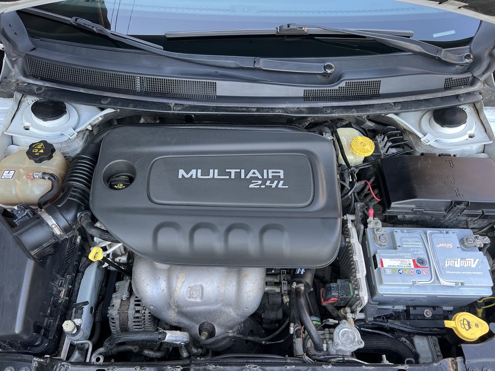 Chrysler 200 2,4 газ бензин