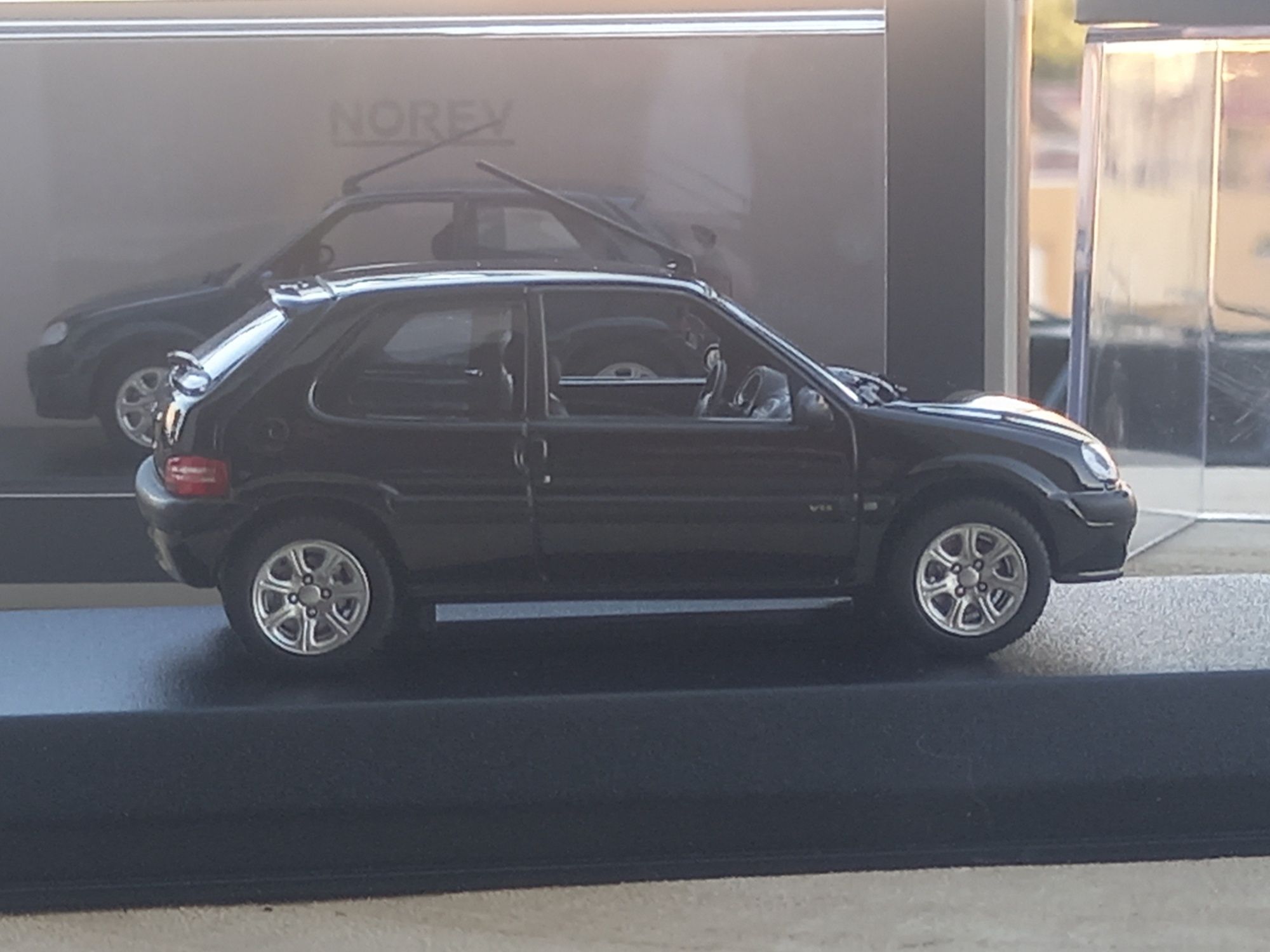 Norev Citroën Saxo escala 1/43 (preto, novo)