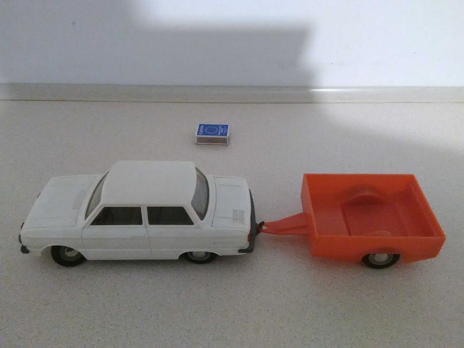 stara zabawka PRL ZAZ ZAPOROŻEC + przyczepa 1:18 ZSRR USRR zabytek czz