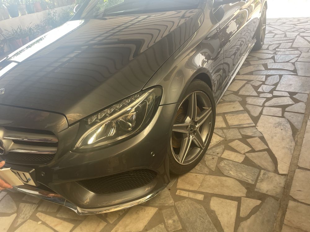 Vendo como novo o meu luxoso Mercedes-Benz classe C 220 Disel