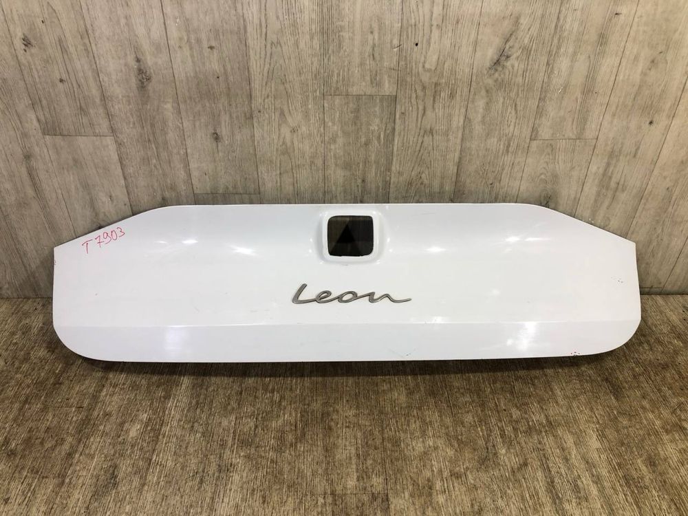 Крышка багажника Seat Leon 4 УНИВЕРСАЛ (2020-2024 г.) накладка бленда