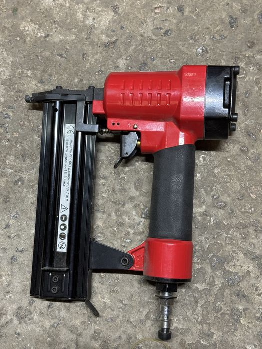 Пневматичний степлер інтертул