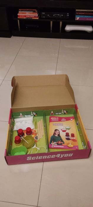 Jogo "Fábrica de Velas" cientistas da Science4you
