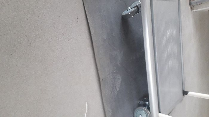 wózek aluminiowy nowy,na kółkach