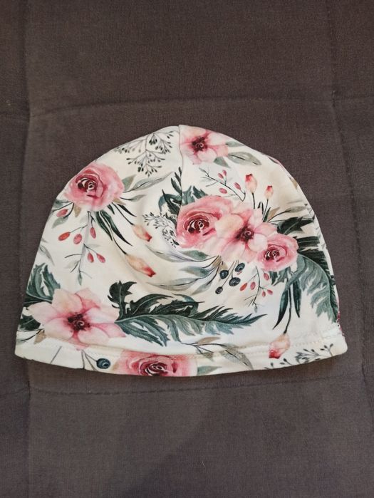 Bawełniana czapeczka w kwiaty