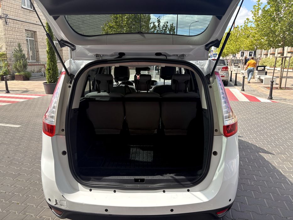 Renault Grand Scenic 2014  дизель 1.5 dCi  290 000 км 10 000 $
