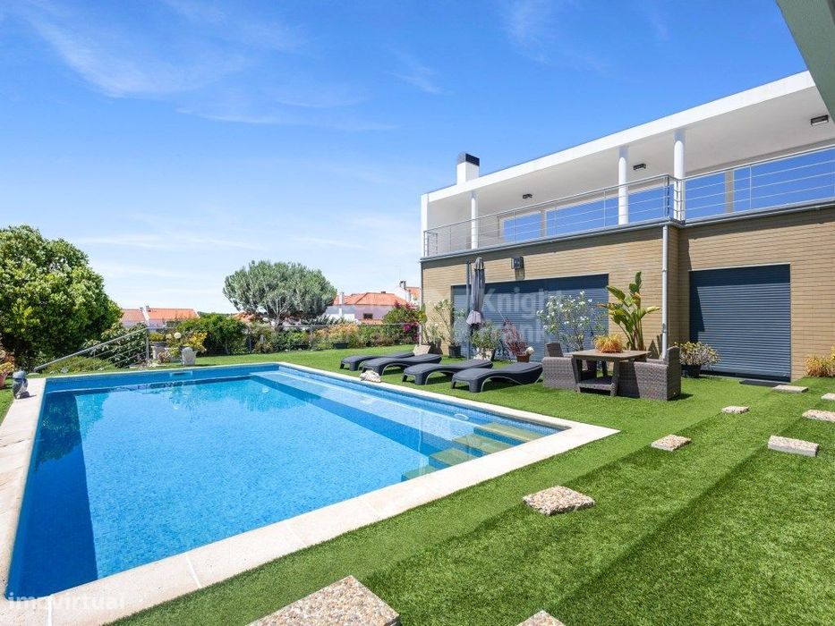 Moradia T3+1 com Piscina, Garagem e Terreno, Quinta da Oriola