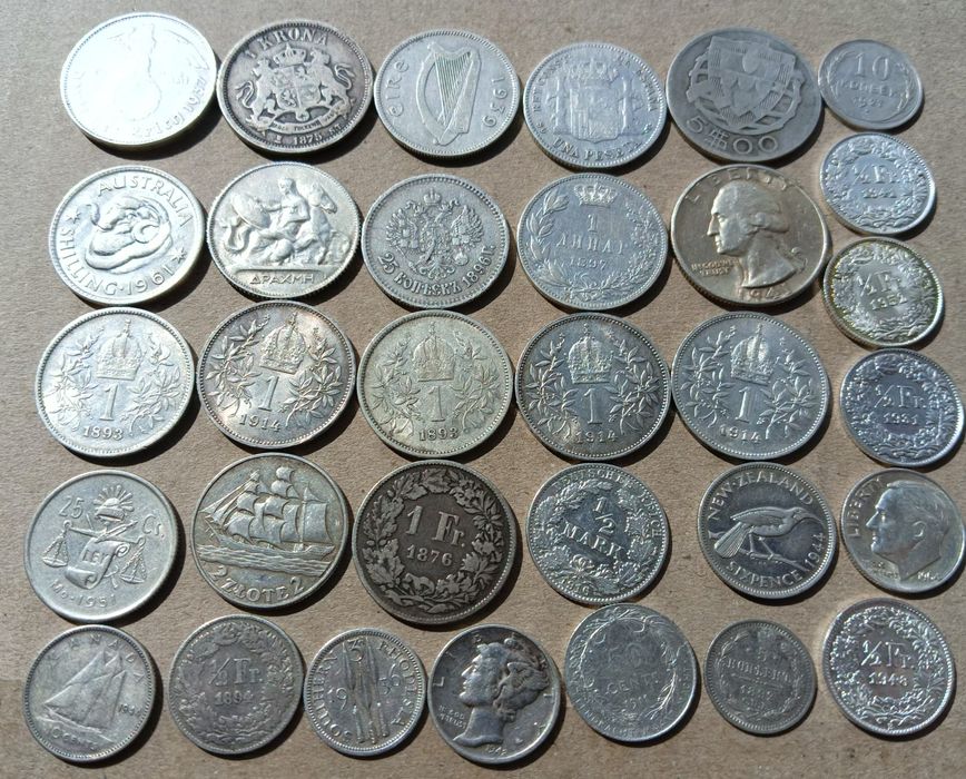 Продам срібні монети невеликі