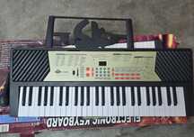 Teclado Eletrônico Shuangying 2028 – 49 Teclas