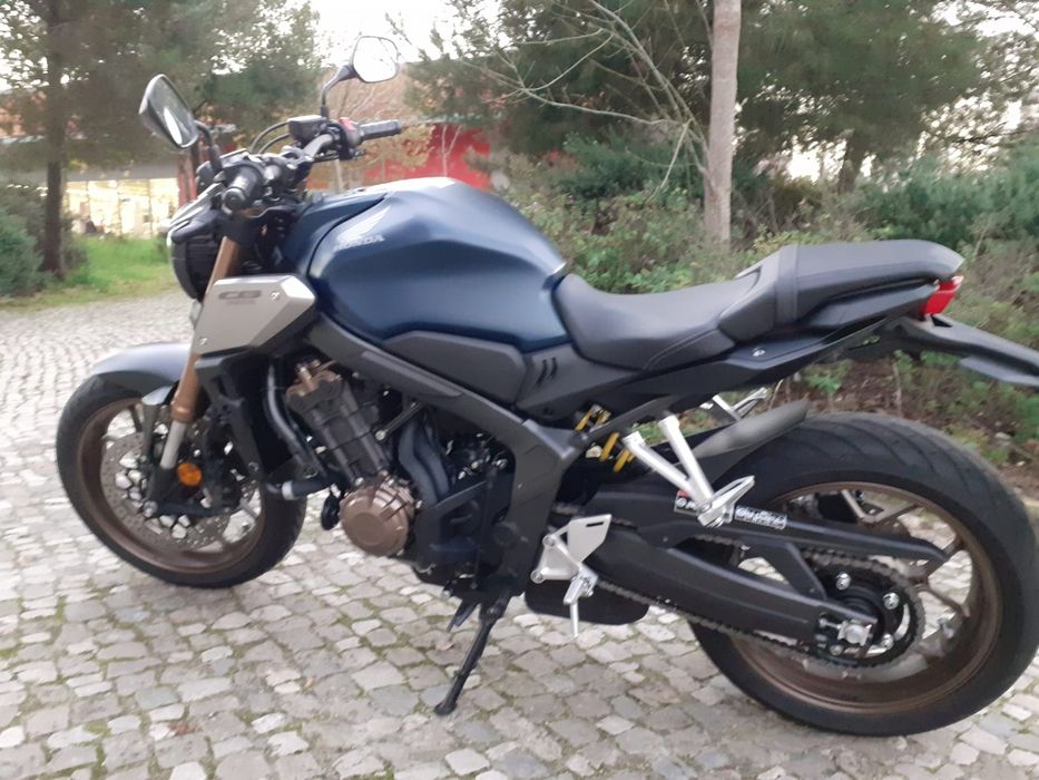 Mota Honda CB 650R - 2600Kms