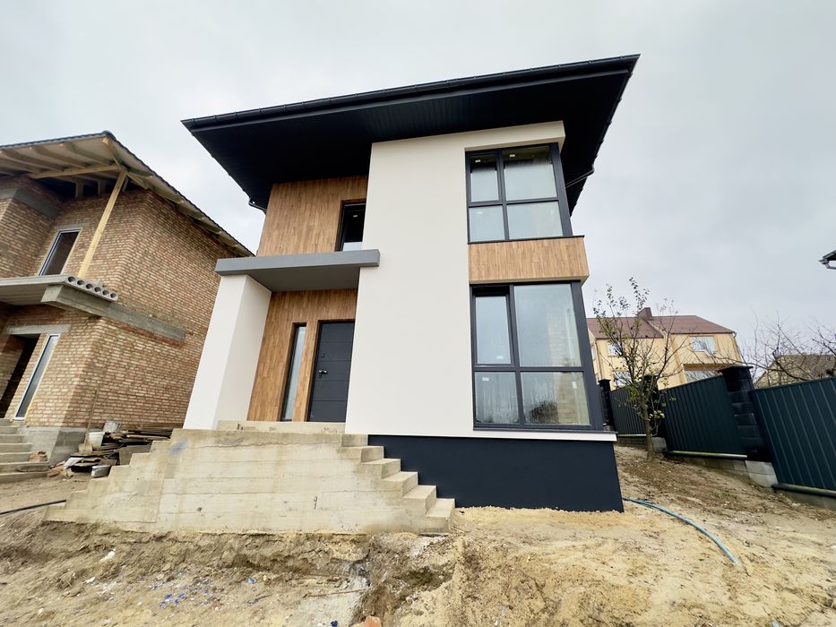 Будинок в Червоних горах