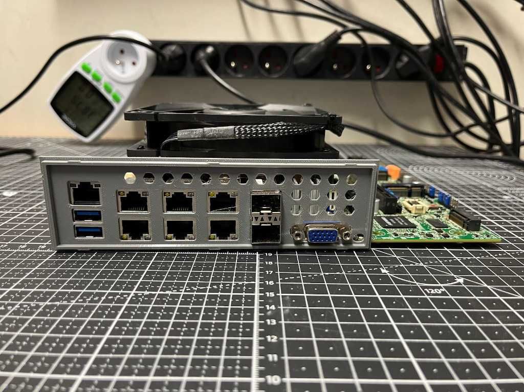 Supermicro X11SDV Xeon D-2146NT 8C/16T 4x 10GBE 64GB DDR4 NAS Server