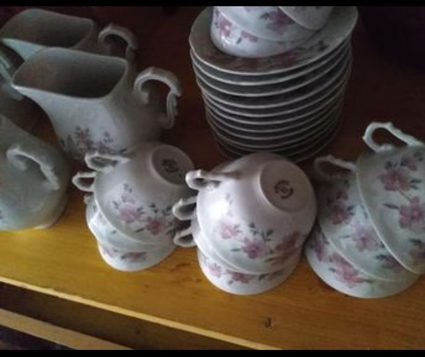 Serviço de chá e de café, em Porcelana Vista Alegre