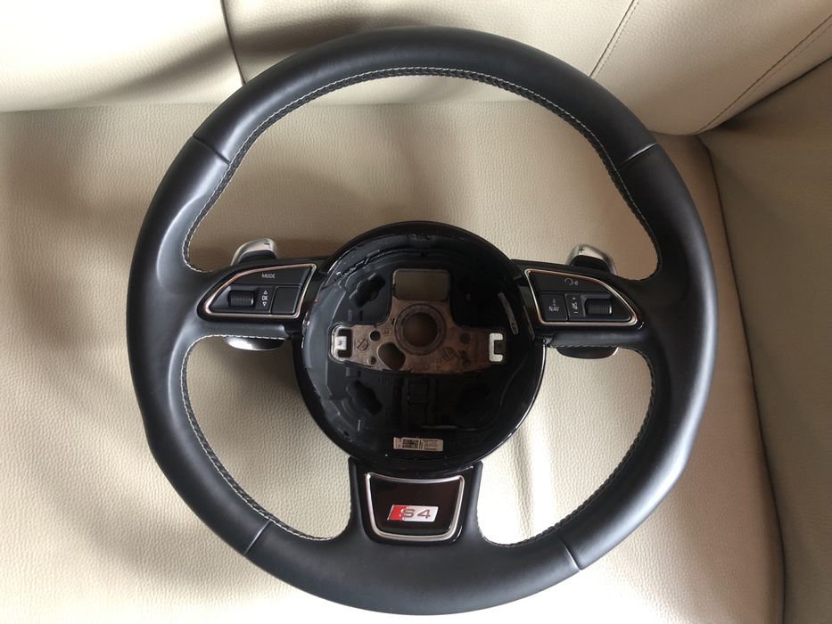 Kierownica Audi S4 łopatki