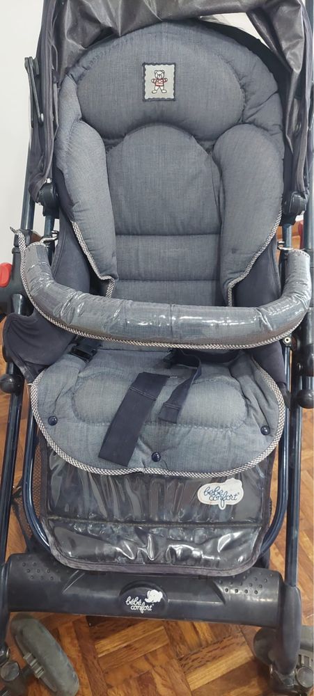 Carrinho bebe com edredão e capa para a chuvea