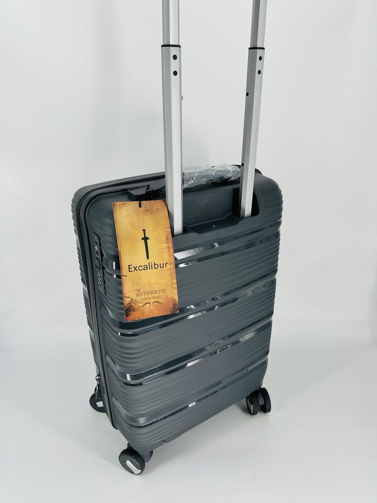 Nowa walizka M 55x40x20 PP/ walizki mix kolor