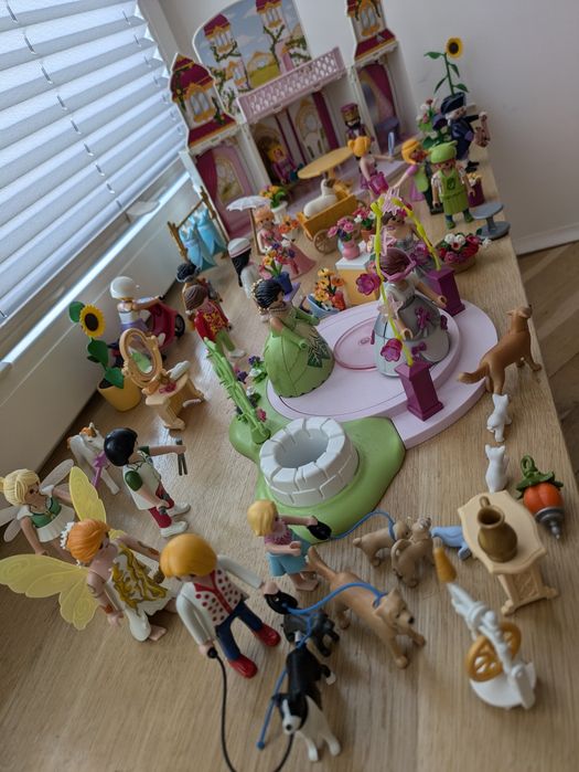 Playmobil klocki LEGO ogromny zestaw wróżki zamek psy koty