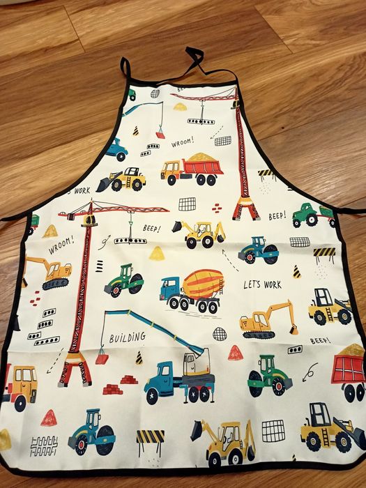 Nowy fartuch kuchenny dla chłopca