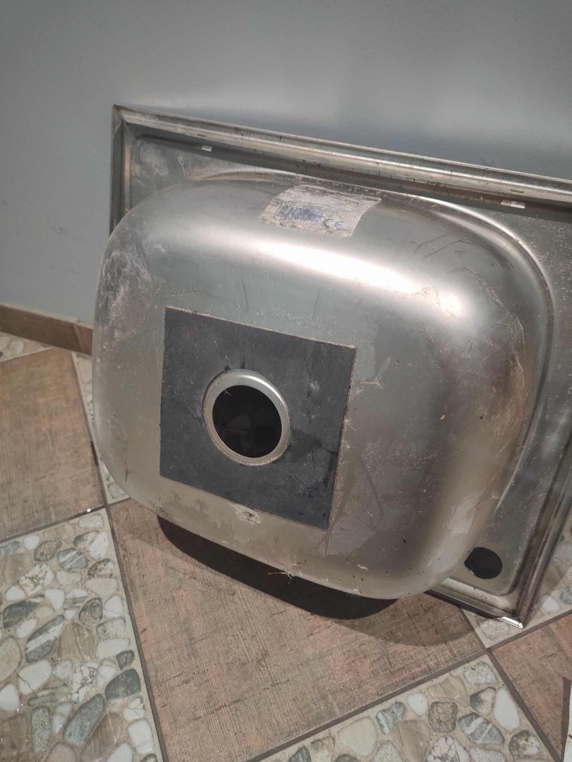 Zlewozmywak stalowy i Umywalka porcelanowa   mała -komplet