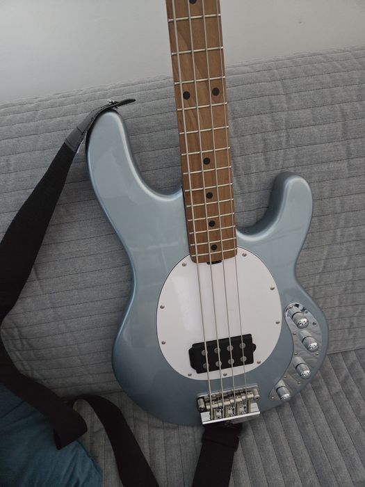 Sterling Stingray Ray34