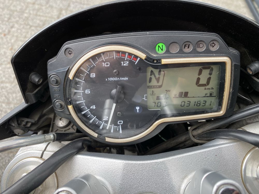 Suzuki gsr750 rok 2011