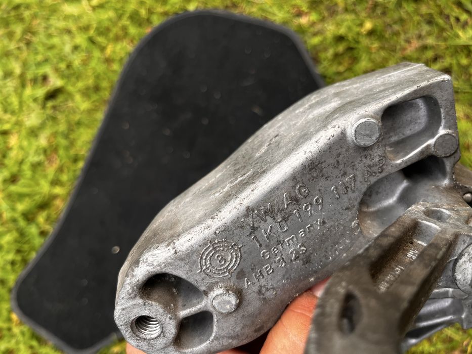 ŁAPA Skrzyni  Biegow Audi  VW Skoda