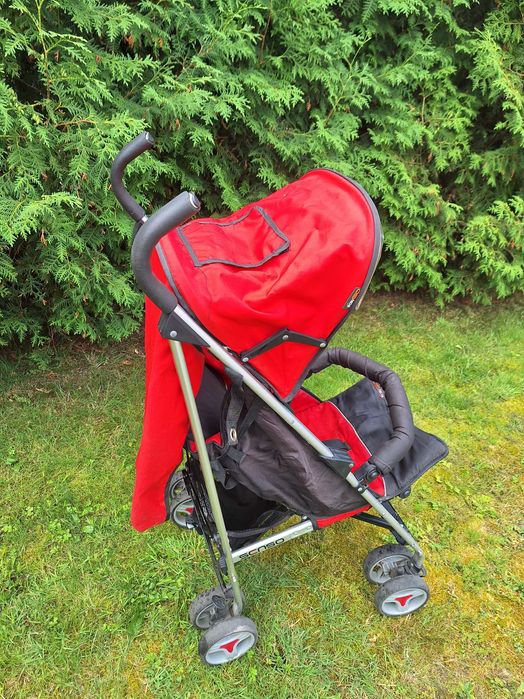 Wózek spacerowy, lekki i zajmujacu malo miejsca po zlozeniu