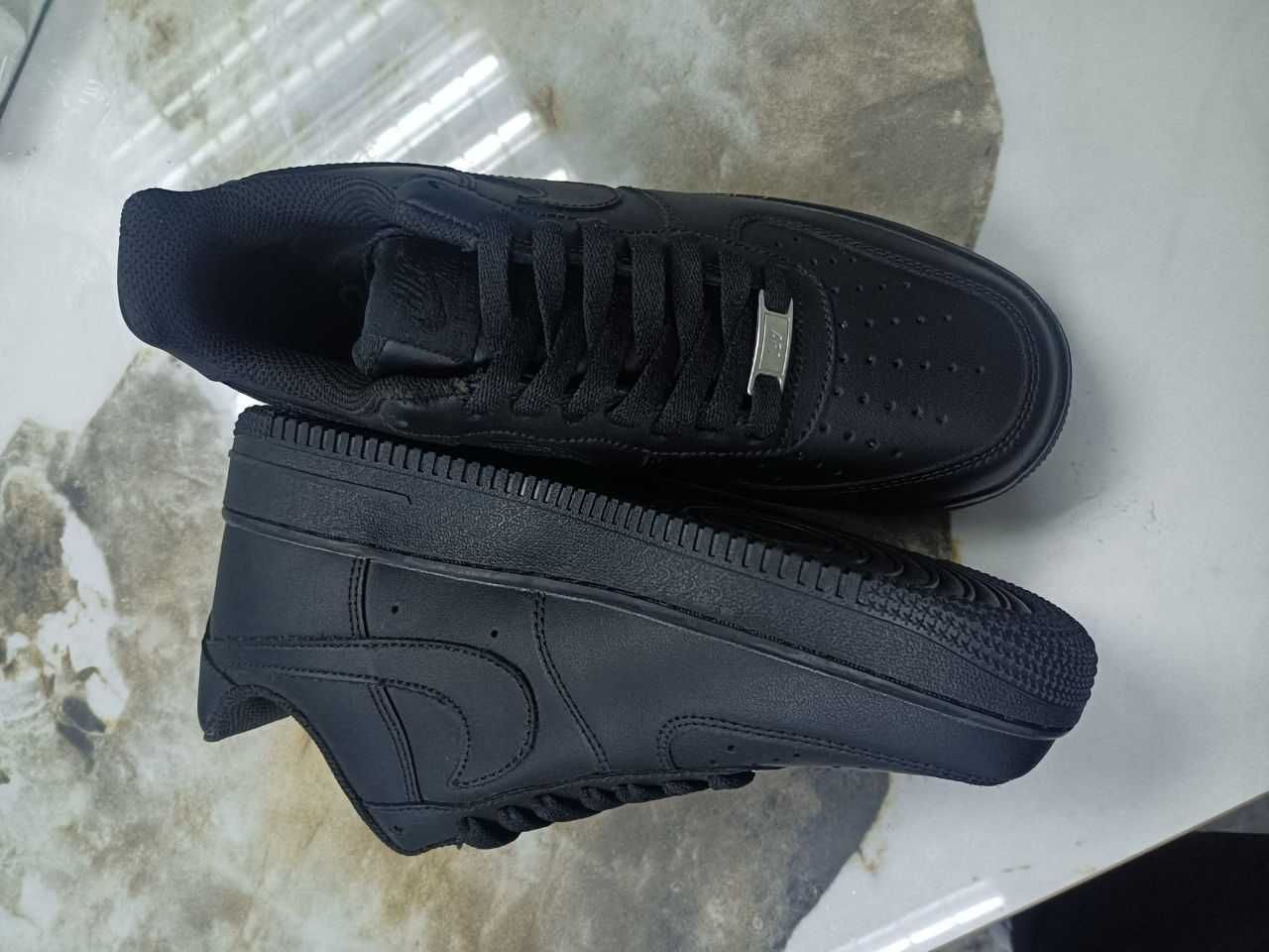 Nike air force 1 black trainers cool size 40