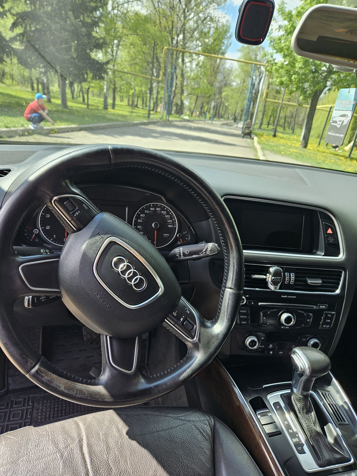 Продам Audi Q5 2013 года