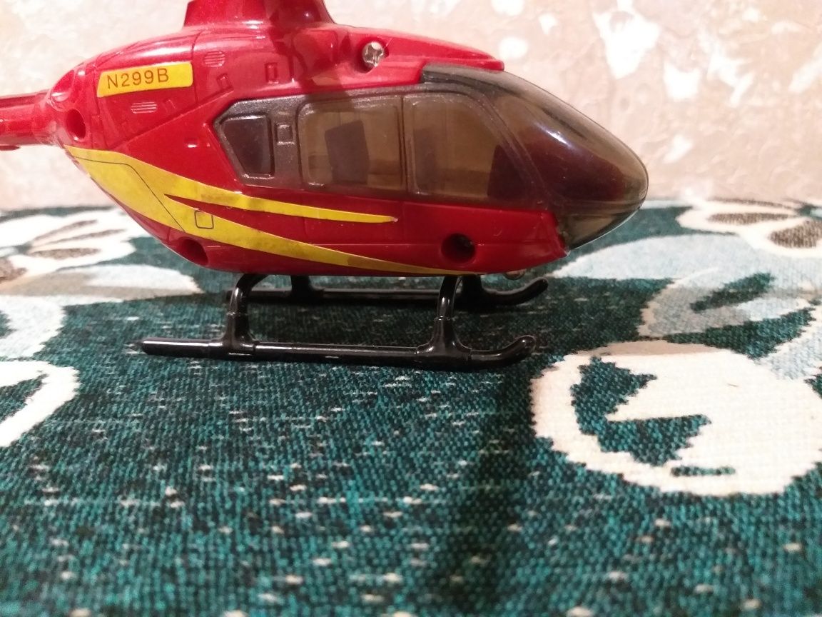 Дитяча іграшка вертоліт