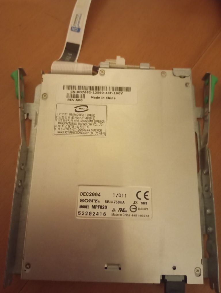 Sony napęd dyskietek Floppy Disk Drive model MPF820 działa