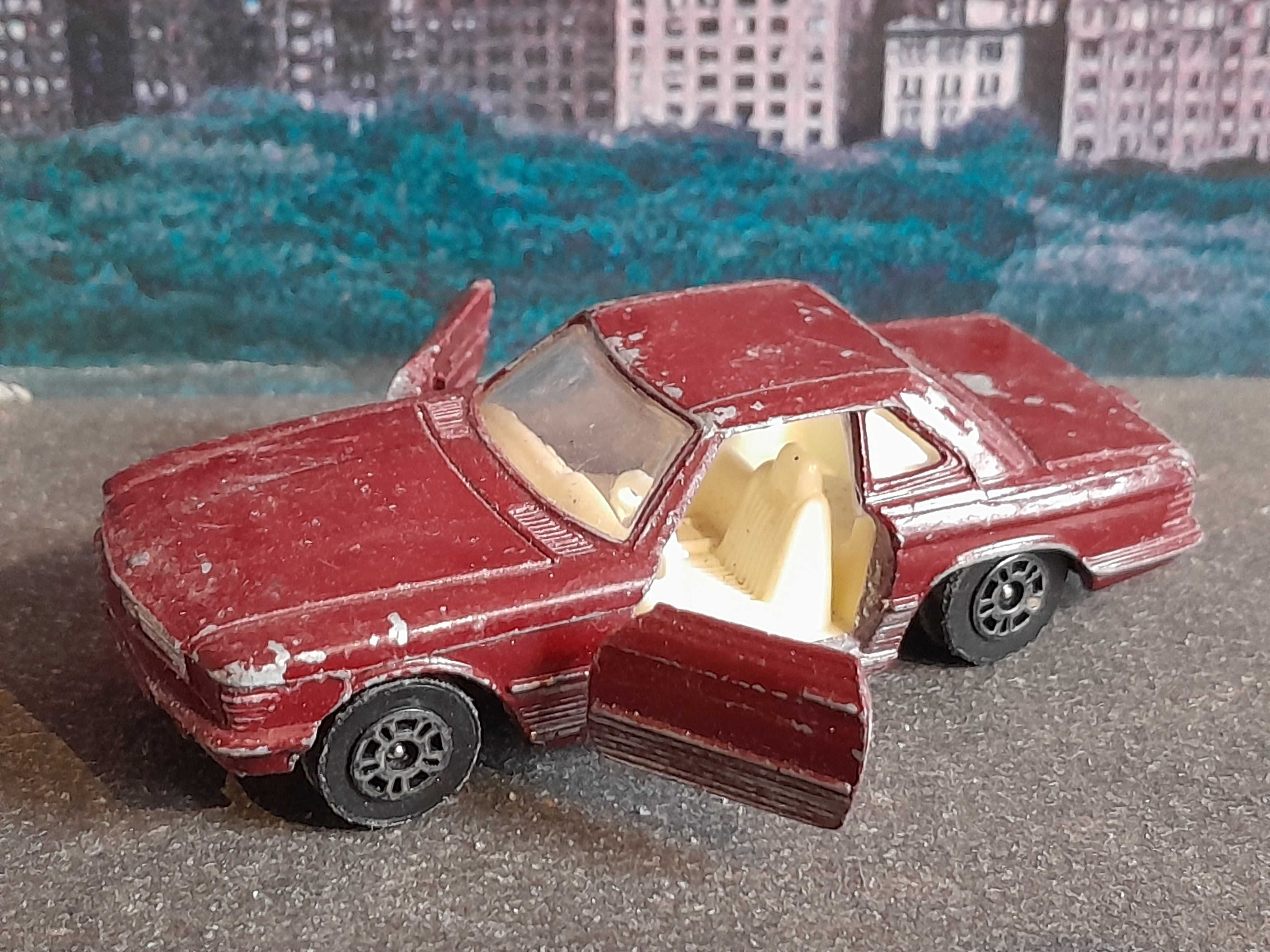 Stary resorak Corgi Mercedes Benz 500 SL retro vintage do kolekcji