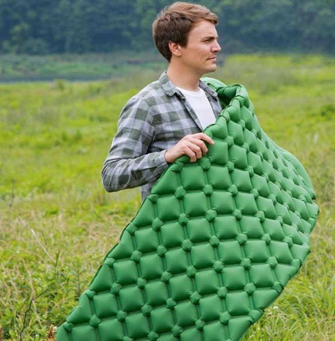 Надувний матрац дешево - Замовляйте з вбудованим насосом та подушкою