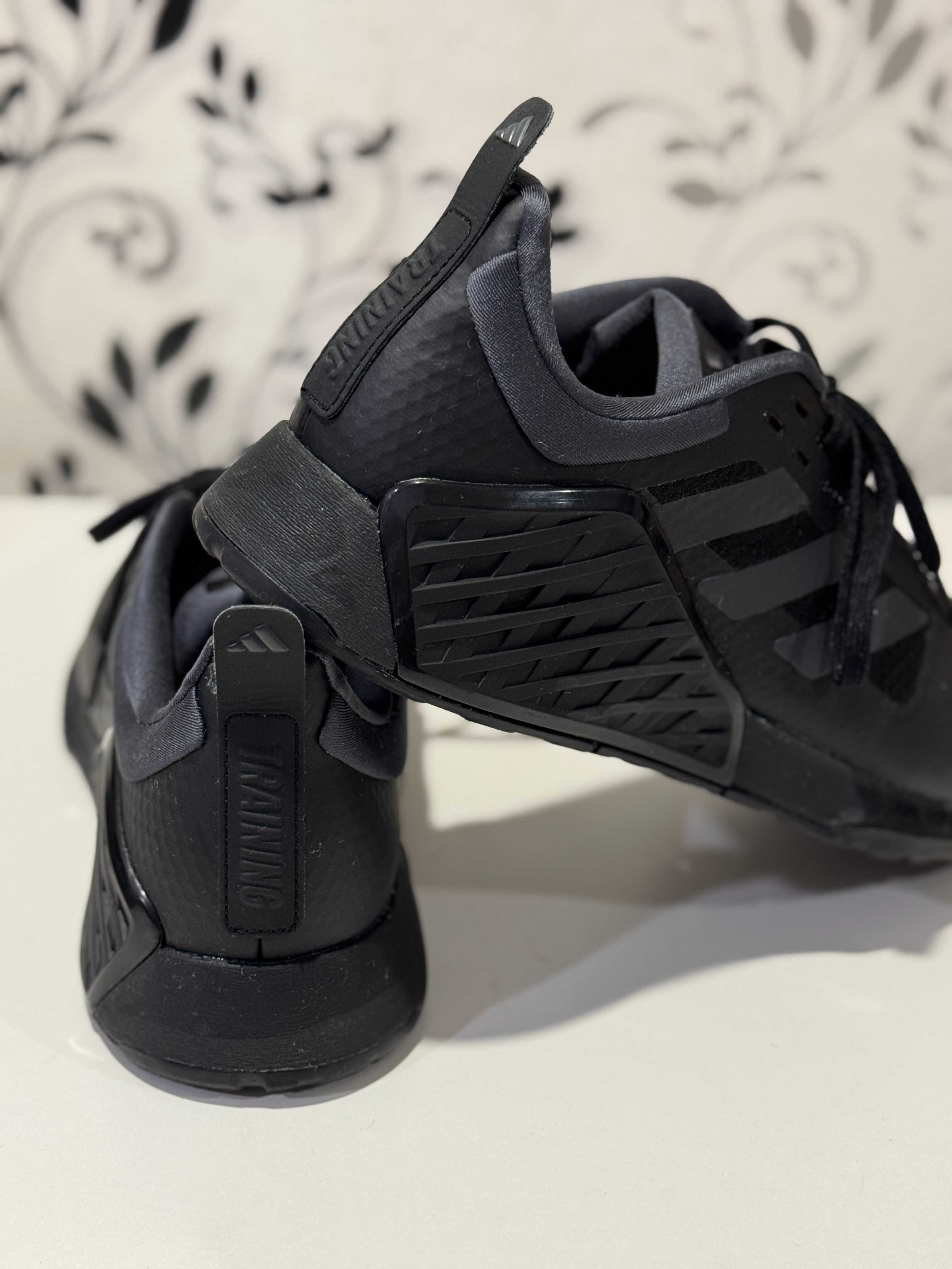 Кросівки тренувальні чоловічі Adidas HQ8775, 43.5р.
