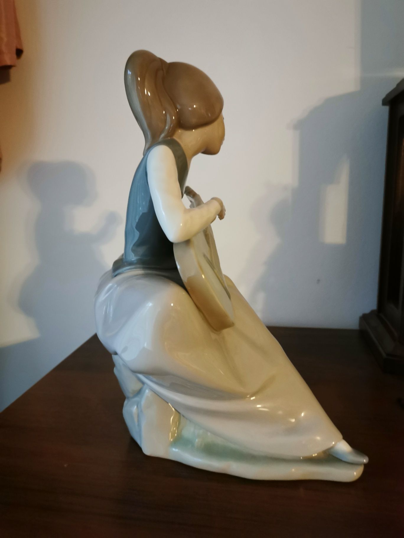 Nao porcelana figurka bardzo duża