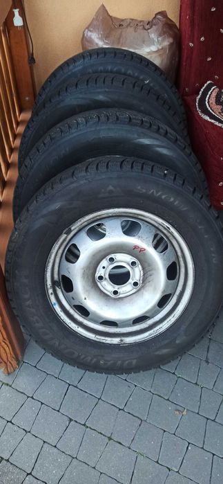 Opony zimowe z felgami Dacia Duster