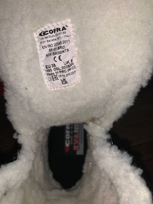 Продам фірмові ботінки зима