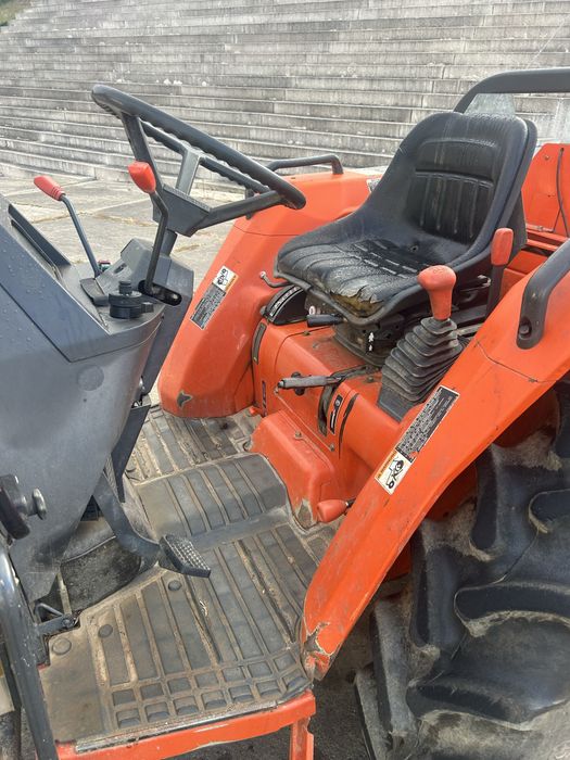 Trator Kubota l3300