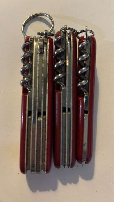 Lote de tres canivetes suiços Victorinox em excelentes condições