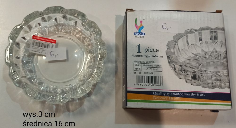 Popielniczka szklana.