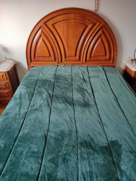 Mobília de quarto maciço