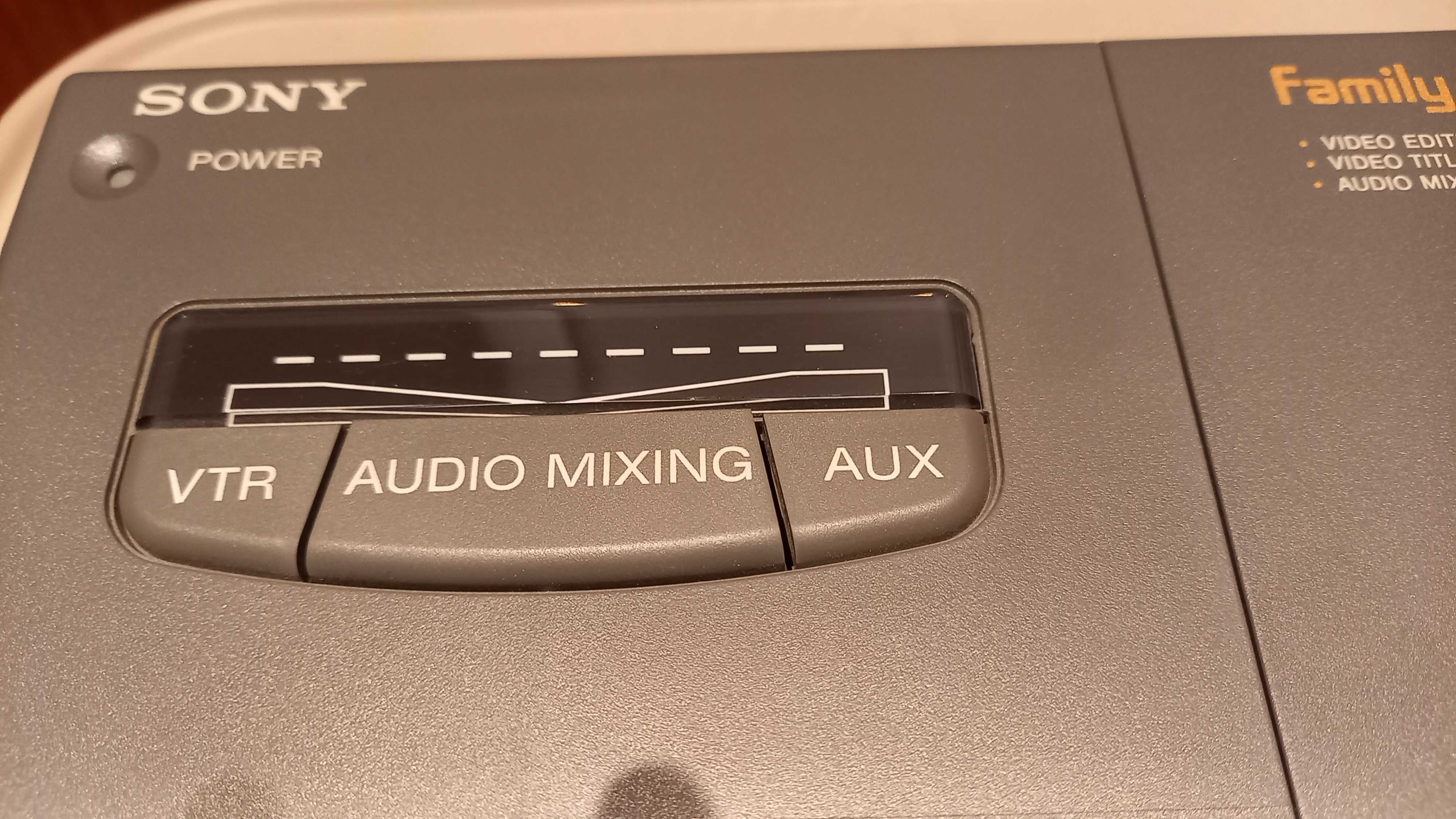 Sistema de edição de video/audio "Family Studio SONY XV-AL100E"
