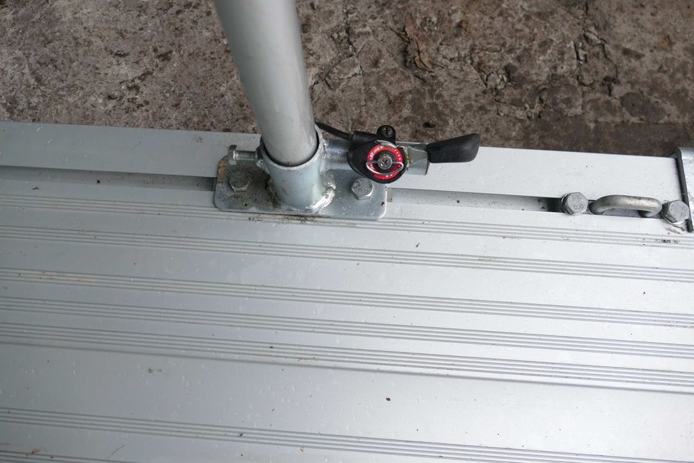 LINNEPE Platforma wewnętrzna rower/skuter do kamper