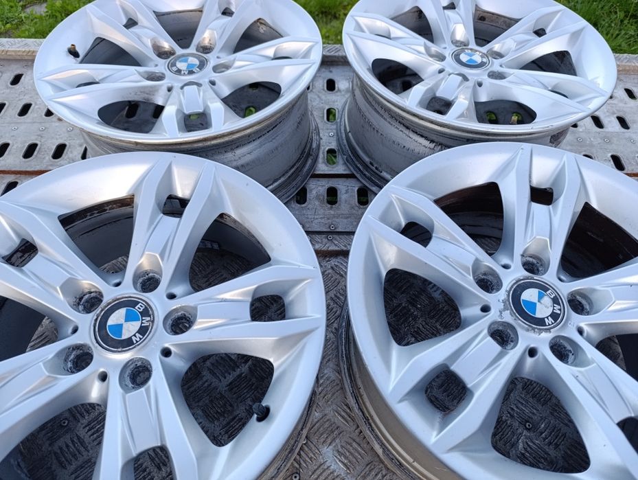 BMW X1 felgi aluminiowe 17 cali ładny stan z Niemiec