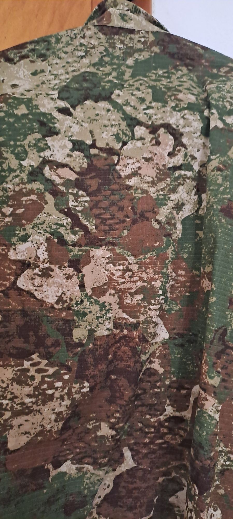 Camisa camuflada para montanha