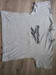Tshirt Reebok tamanho 7/8 anos NOVA